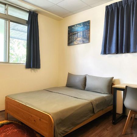 Dulan The Travel Bug Bistro Inn Donghe Exterior photo