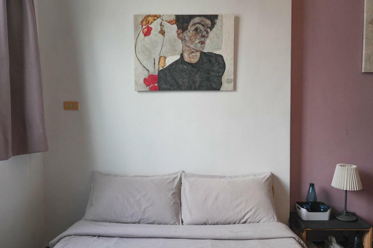 Dulan The Travel Bug Bistro Inn Donghe Exterior photo